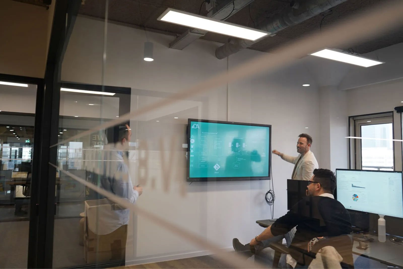 Data Analytics office impression